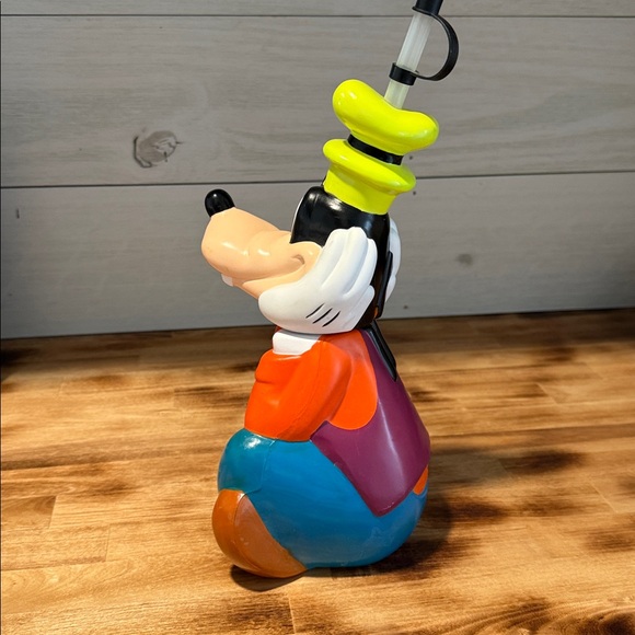 Vintage Disney Goofy Water Plastic "Big Sipper" with straw - Picture 7 of 8